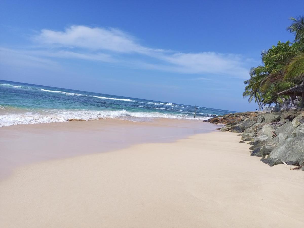 Rainbow Surf Beach Hotel Koggala Exterior photo